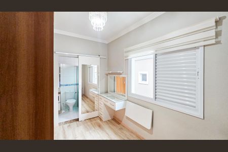 Suíte 1 de casa à venda com 4 quartos, 232m² em Umuarama, Osasco