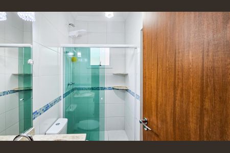 Casa à venda com 232m², 4 quartos e 4 vagas Casa à venda com 232m², 4 quartos e 4 vagasBanheiro da Suíte 1