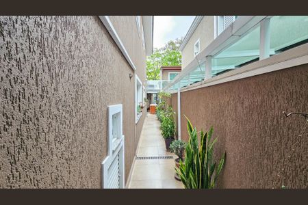 Casa à venda com 232m², 4 quartos e 4 vagas Casa à venda com 232m², 4 quartos e 4 vagasQuintal