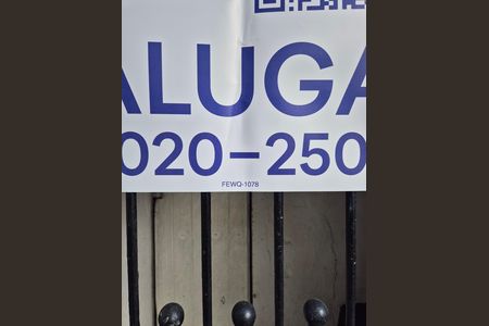 plaquinha  de casa para alugar com 1 quarto, 50m² em Parque Capuava, Santo André