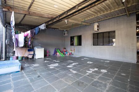 Garagem de casa à venda com 2 quartos, 112m² em Conjunto 11, Brasília