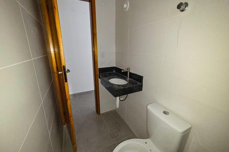 Banheiro de casa de condomínio para alugar com 2 quartos, 53m² em Sítio do Campo, Praia Grande