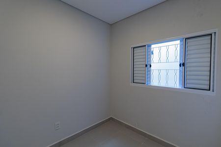 Quarto 1 de casa para alugar com 2 quartos, 100m² em Vila Clara, São Paulo