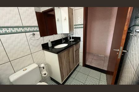 Casa para alugar com 60m², 2 quartos e 1 vaga Casa para alugar com 60m², 2 quartos e 1 vagaBanheiro