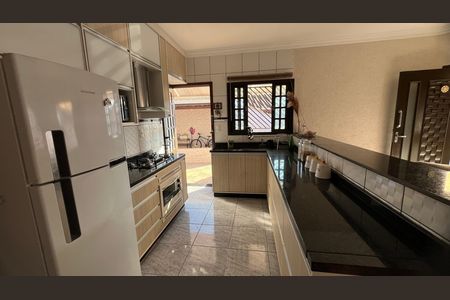 Casa para alugar com 60m², 2 quartos e 1 vaga Casa para alugar com 60m², 2 quartos e 1 vagaCozinha
