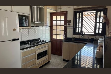 Cozinha de casa para alugar com 2 quartos, 60m² em Residencial Sao Francisco, São José dos Campos
