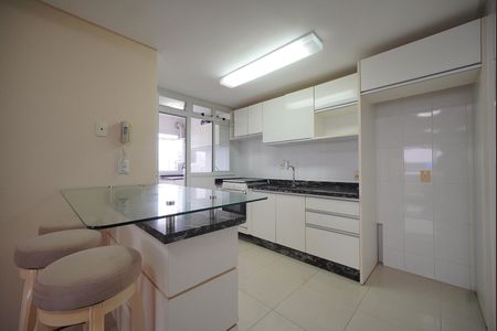 Apartamento para alugar com 87m², 2 quartos e 2 vagasCozinha