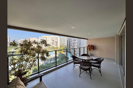 Varanda de apartamento à venda com 4 quartos, 156m² em Barra da Tijuca, Rio de Janeiro