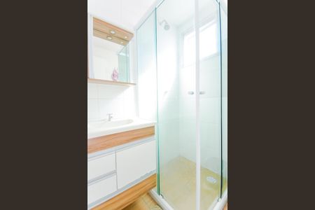 Banheiro de apartamento para alugar com 2 quartos, 49m² em Jardim Rossi, Guarulhos