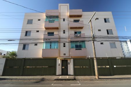Plaquinha de apartamento para alugar com 2 quartos, 56m² em Umuarama, Uberlândia