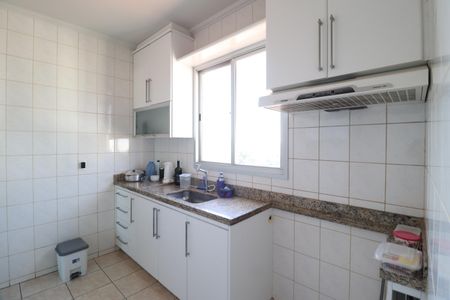 Apartamento para alugar com 56m², 2 quartos e 2 vagasCozinha