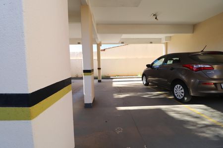 Garagem de apartamento para alugar com 2 quartos, 56m² em Umuarama, Uberlândia