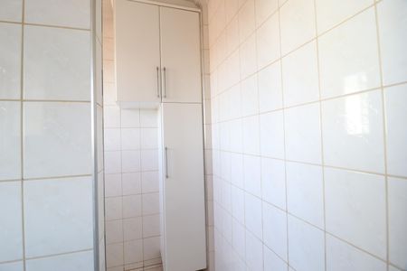 Área de Serviço de apartamento para alugar com 2 quartos, 56m² em Umuarama, Uberlândia
