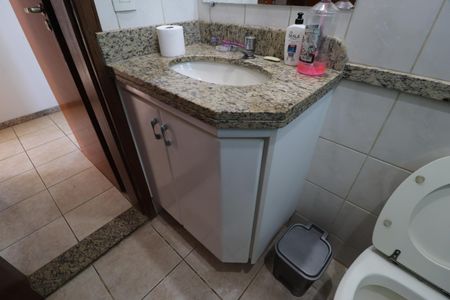 Apartamento para alugar com 56m², 2 quartos e 2 vagasBanheiro Social