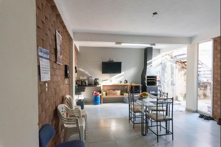 Casa para alugar com 250m², 4 quartos e 2 vagas Casa para alugar com 250m², 4 quartos e 2 vagasEspaço Gourmet