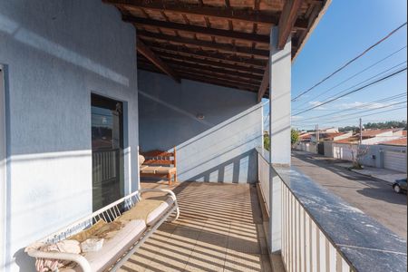 Casa para alugar com 250m², 4 quartos e 2 vagas Casa para alugar com 250m², 4 quartos e 2 vagasVaranda