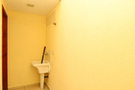 Casa de condomínio à venda com 65m², 2 quartos e 1 vagaÁrea de Serviço