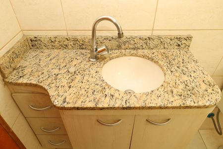 Banheiro 1 - Suíte 1 de casa de condomínio para alugar com 2 quartos, 65m² em Vila Carmosina, São Paulo
