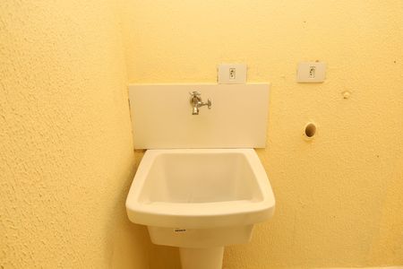 Casa de condomínio à venda com 65m², 2 quartos e 1 vagaÁrea de Serviço