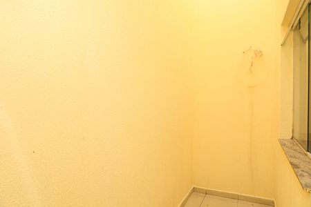 Casa de condomínio à venda com 65m², 2 quartos e 1 vagaÁrea de Serviço