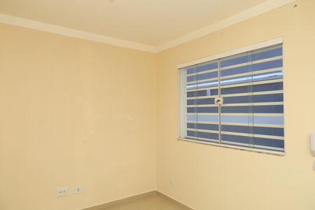 Sala de casa de condomínio à venda com 2 quartos, 65m² em Vila Carmosina, São Paulo
