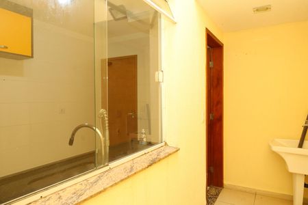 Área de Serviço de casa de condomínio para alugar com 2 quartos, 65m² em Vila Carmosina, São Paulo