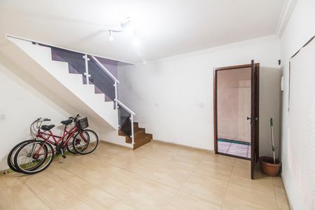 Casa para alugar com 90m², 3 quartos e 2 vagas Casa para alugar com 90m², 3 quartos e 2 vagasSala