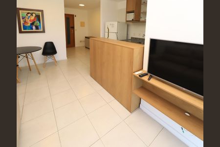 Sala de apartamento para alugar com 1 quarto, 54m² em Caminho das Árvores, Salvador