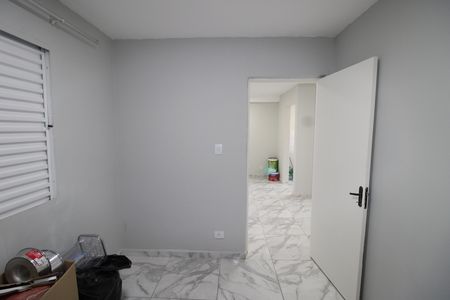 Quarto 2 de apartamento para alugar com 2 quartos, 46m² em Conjunto Residencial José Bonifácio, São Paulo