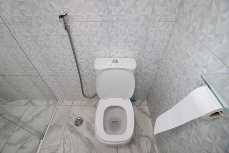 Banheiro de apartamento para alugar com 2 quartos, 46m² em Conjunto Residencial José Bonifácio, São Paulo