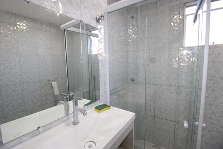 Banheiro de apartamento para alugar com 2 quartos, 46m² em Conjunto Residencial José Bonifácio, São Paulo