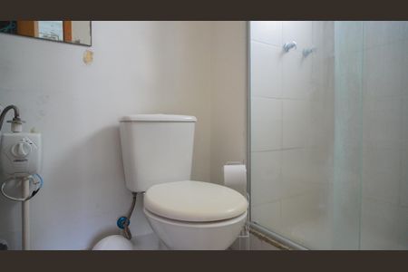 Banheiro da suite  de apartamento para alugar com 3 quartos, 68m² em Jardim Carvalho, Porto Alegre