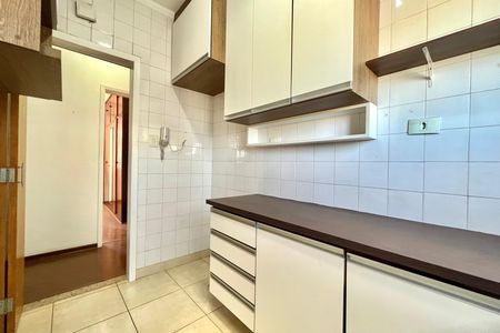Apartamento à venda com 64m², 2 quartos e sem vaga Apartamento à venda com 64m², 2 quartos e sem vagaCozinha