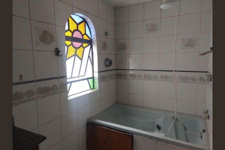 Casa à venda com 5 quartos, 250m² em Caxingui, São Paulo