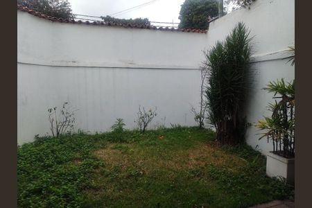Casa à venda com 5 quartos, 250m² em Caxingui, São Paulo