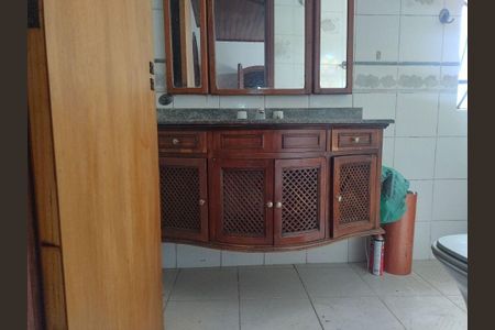 Casa à venda com 5 quartos, 250m² em Caxingui, São Paulo