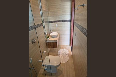 Banheiro de casa à venda com 3 quartos, 360m² em Residencial Alice Barbosa, Goiânia