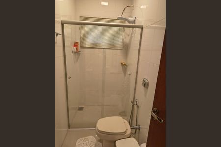 Banheiro de casa à venda com 3 quartos, 360m² em Residencial Alice Barbosa, Goiânia