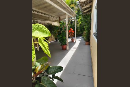 Área externa de casa à venda com 3 quartos, 360m² em Residencial Alice Barbosa, Goiânia