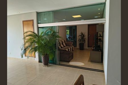 Entrada de casa à venda com 3 quartos, 360m² em Residencial Alice Barbosa, Goiânia