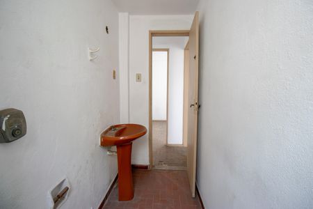 Banheiro de apartamento para alugar com 2 quartos, 55m² em Irajá, Rio de Janeiro