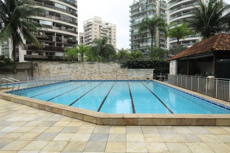 Apartamento para alugar com 70m², 2 quartos e 1 vagaÁrea comum - Piscina
