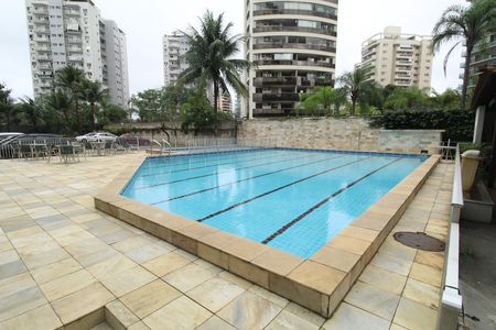 Apartamento para alugar com 70m², 2 quartos e 1 vagaÁrea comum - Piscina