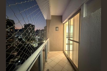 Apartamento para alugar com 70m², 2 quartos e 1 vaga Apartamento para alugar com 70m², 2 quartos e 1 vagaSala - Varanda