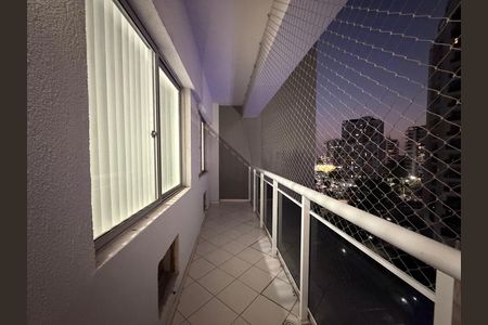 Apartamento para alugar com 70m², 2 quartos e 1 vaga Apartamento para alugar com 70m², 2 quartos e 1 vagaSala - Varanda