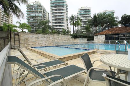 Apartamento para alugar com 70m², 2 quartos e 1 vagaÁrea comum - Piscina