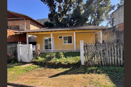 Casa de condomínio à venda com 120m², 3 quartos e 2 vagas Casa de condomínio à venda com 120m², 3 quartos e 2 vagasFachada
