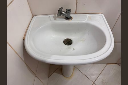 Banheiro Social de casa de condomínio para alugar com 3 quartos, 120m² em Vargem Grande, Rio de Janeiro