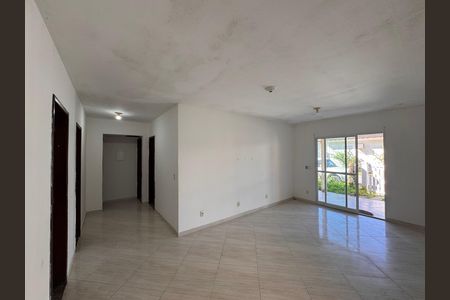 Casa de Condomínio para alugar com 3 quartos, 120m² em Vargem Grande, Rio de Janeiro
