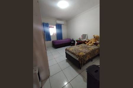 Casa à venda com 118m², 2 quartos e 4 vagas Casa à venda com 118m², 2 quartos e 4 vagasQuarto